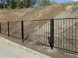 Забор из металлического прутка для участка